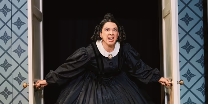 Maya Rudolph Extends Run in OH, MARY! on Broadway Photos