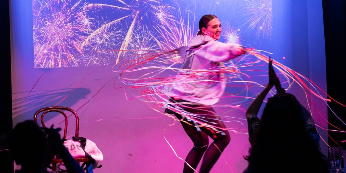 Meg Chizek Performs Her One Woman Show at Edinburgh Fringe