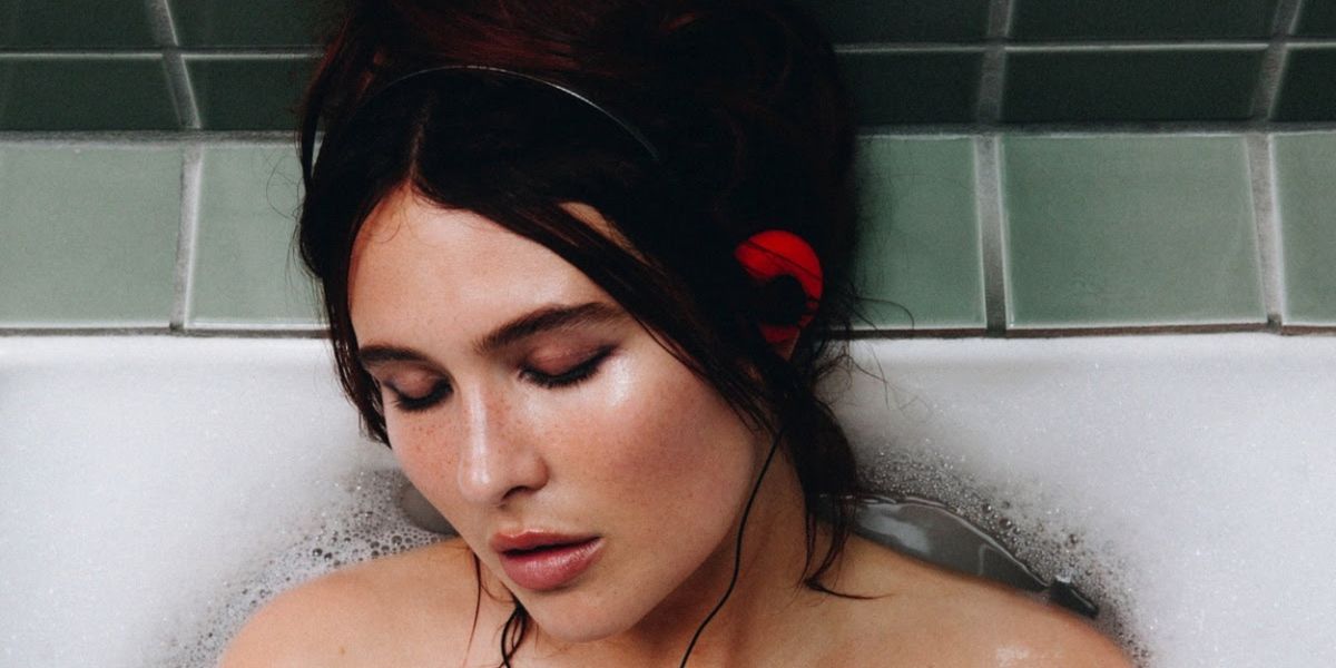 Mimi Webb to Release Sophomore Album 'Confessions' in September; Listen to a New Single