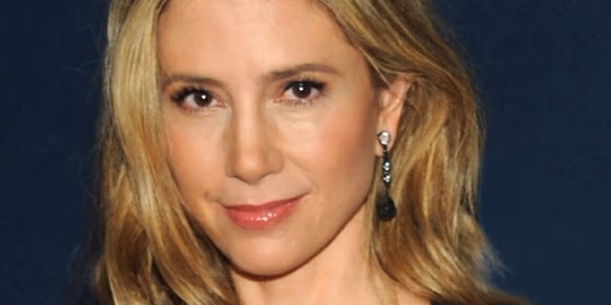Mira Sorvino Will Join the Cast of CHICAGO Next Month