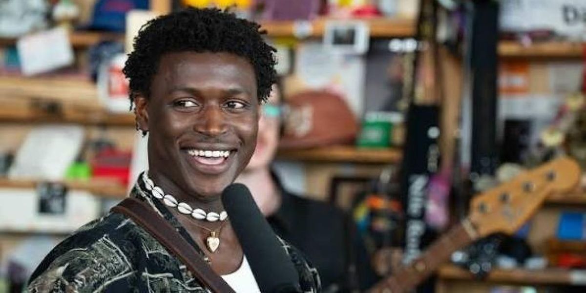 Mon Rovîa Performs NPR TINY DESK CONCERT, Watch the Set