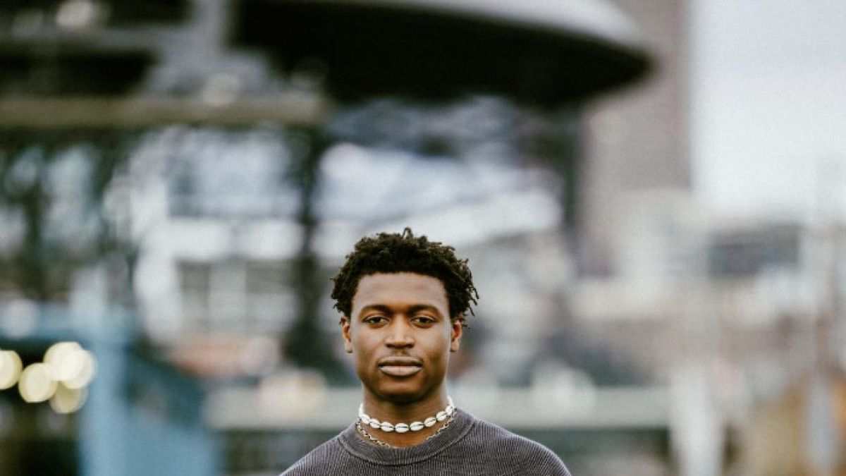 Mon Rovîa Releases 'Jester in the Bowl,' Joins Noah Kahan Winter Tour