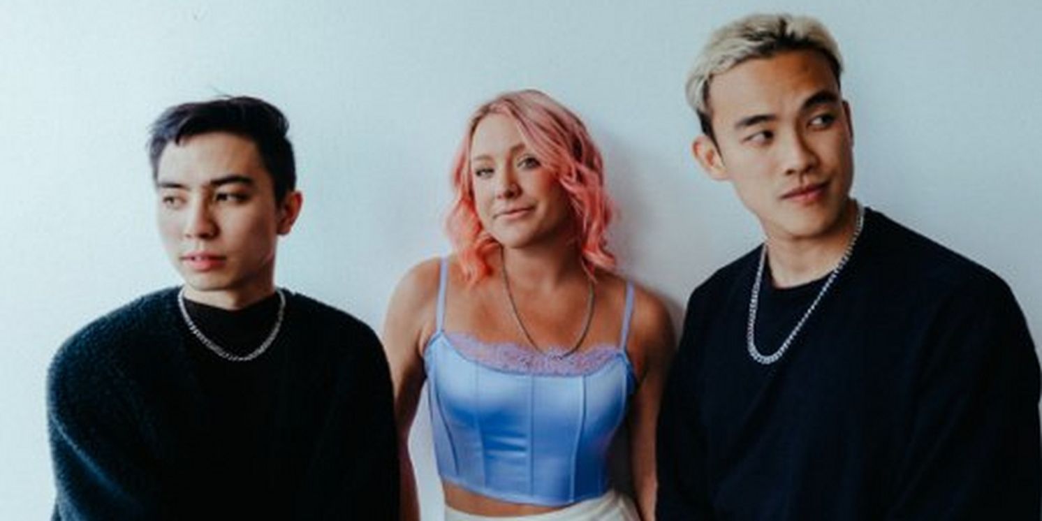 Myrne Reunites With Manila Killa and Vocalist Runn for 'Center of the World'  Image