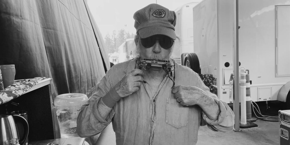 NEIL YOUNG—COASTAL To Screen At Park Theatre This Month