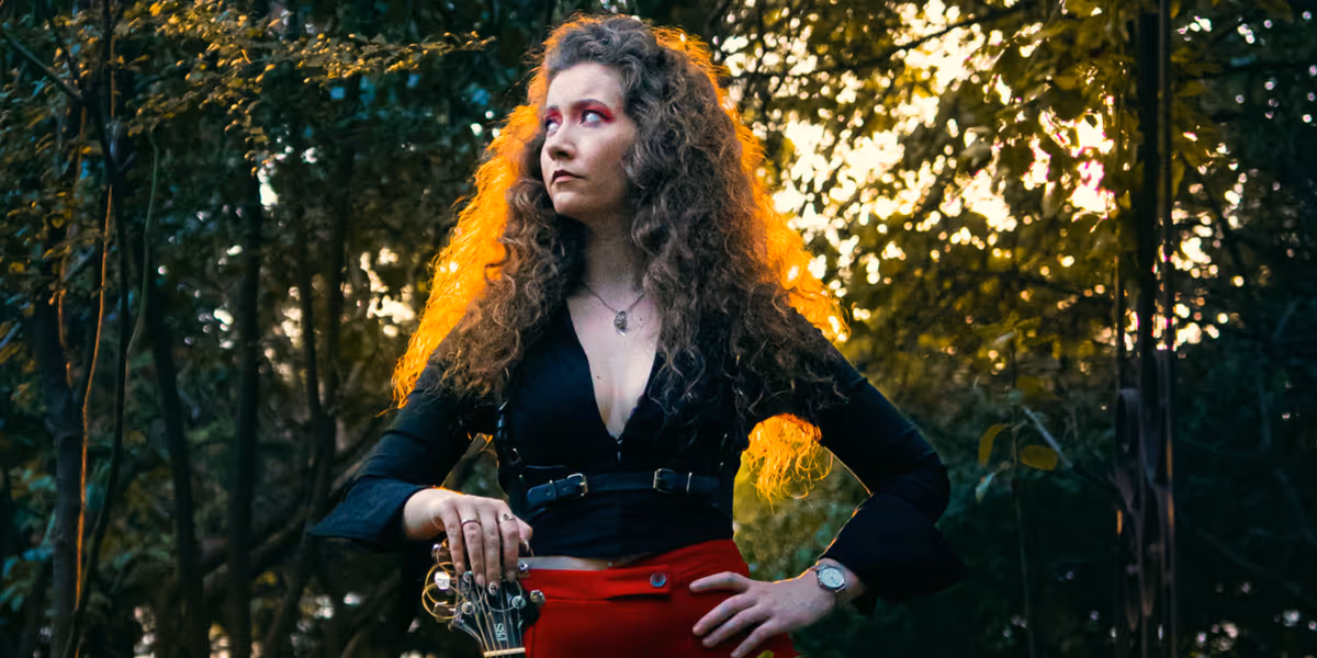 Leoni Jane Kennedy Reveals 2025 UK Dates for NEW WORLD WOMAN LIVE – AN ACOUSTIC TRIBUTE TO RUSH