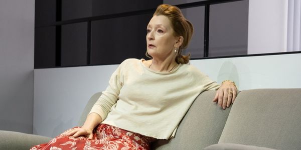 OEDIPUS's Lesley Manville Wins 2026 Tony Award for Best Actress in a Leading Role in a Play Photo