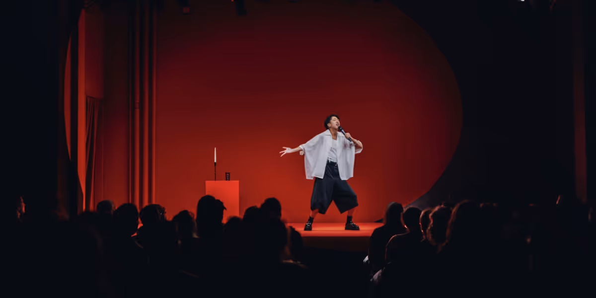 Jes Tom’s One-Person Show LESS LONELY to Open Off-Broadway this weekend at Greenwich House Theater