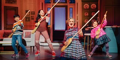 One Last Bow: MRS. DOUBTFIRE Takes Her Leave in Germany Photo