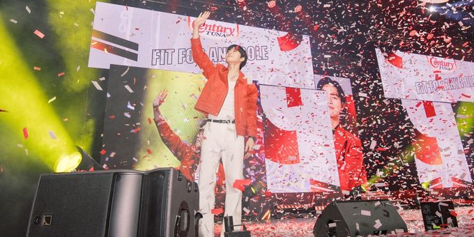Photos: Park Seo-joon Charms Fans at 'Fit for Any Role' Event
Photos