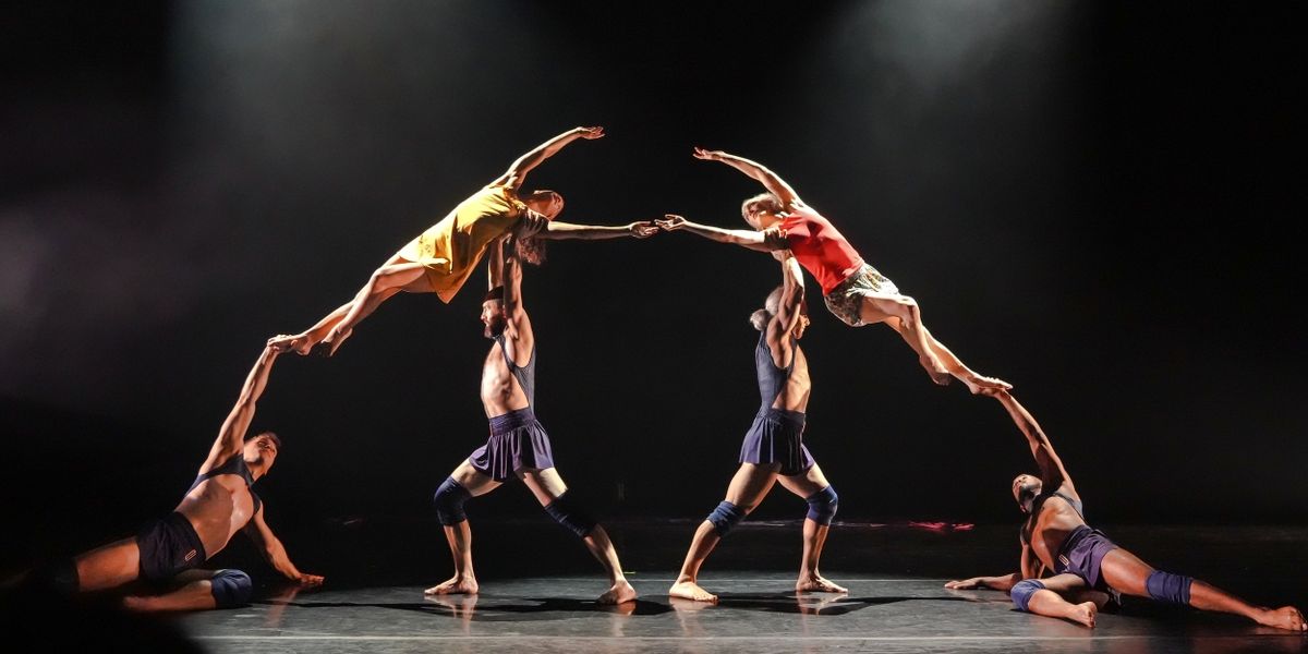 PILOBOLUS Returns to New York at the Joyce