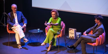 Paloma San Basilio se emociona en la presentación de MUSICALES, EL ANUARIO Photo