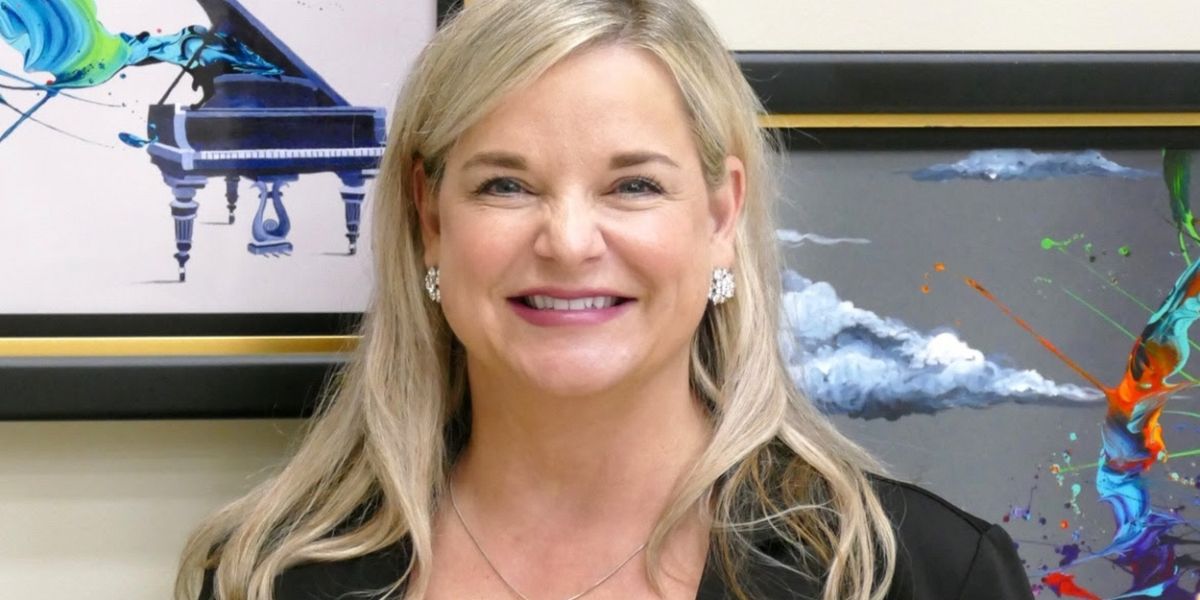 Park West Gallery Promotes Mandi Romine to Associate Vice President of Shipboard Operations