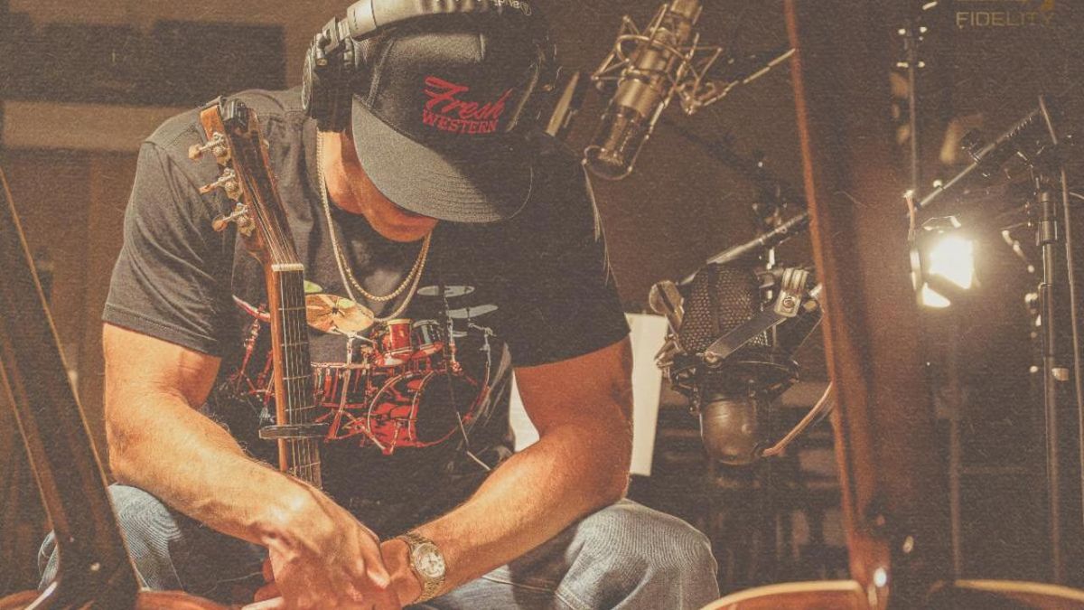 Parker McCollum Releases Acoustic Album LIVE FROM SOUND CITY