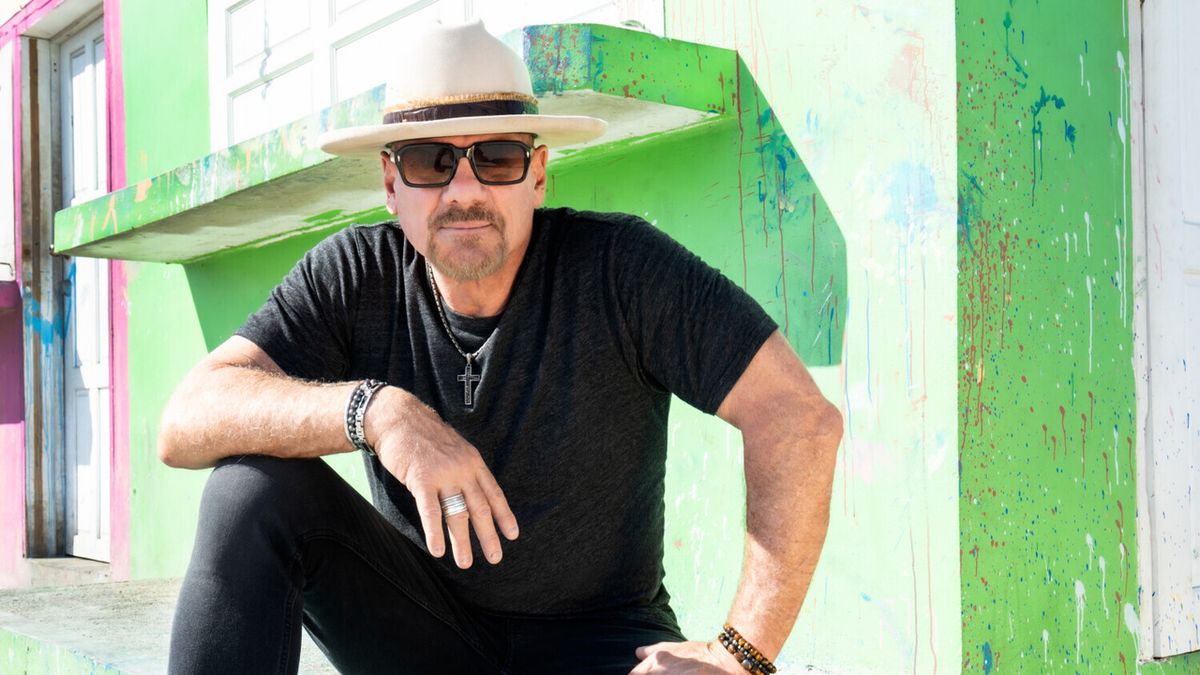 Phil Vassar Brings 25 Years of Paradise Tour to Raue Center