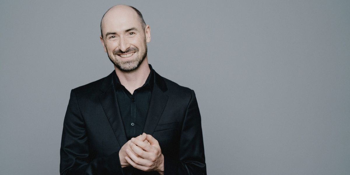 Philharmonia Baroque Orchestra Names Peter Whelan as New  Music Director
