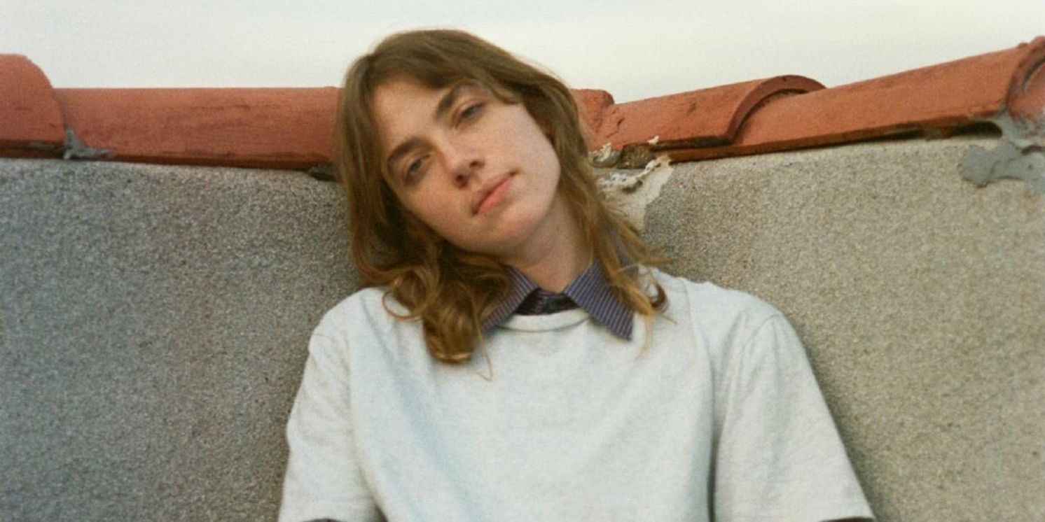 Phoebe Go Releases New Single 'Stupid' Ahead of Debut Record  Image