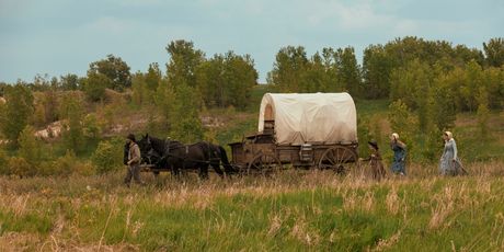 Photo: First Look at Netflix's LITTLE HOUSE ON THE PRAIRIE Series Photo