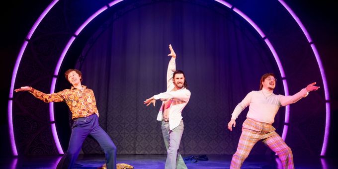 Photos: First Look at Wendi Peters in the UK and Ireland Tour of SISTER ACT Photos