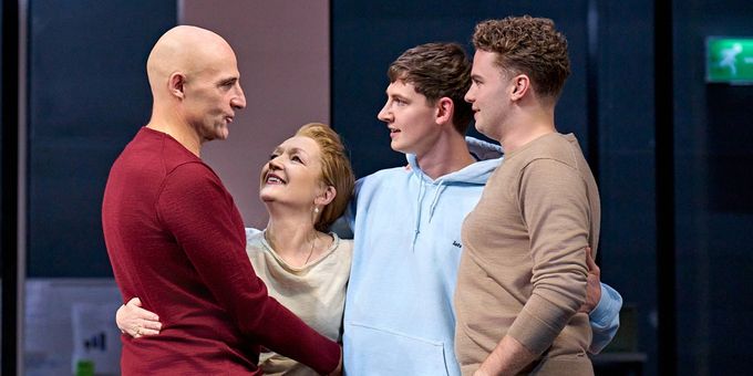 Photos: Mark Strong, Lesley Manville, and More Star In OEDIPUS West End Photos