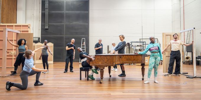 Photos: THE IMPORTANCE OF BEING EARNEST At National Theatre In Rehearsal Photos