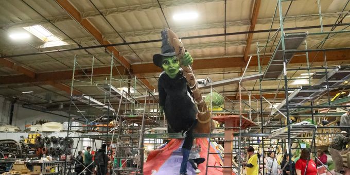 Photos: WICKED Float Comes to Pasadena's Rose Parade Photos