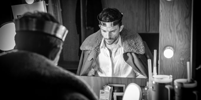 Photos: Jonathan Bailey and More Behind the Scenes of RICHARD II Photos