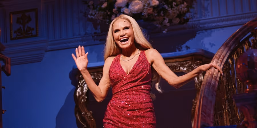 Wake Up With BroadwayWorld October 10, 2025- THE QUEEN OF VERSAILLES Begins Broadway Previews and More  Image
