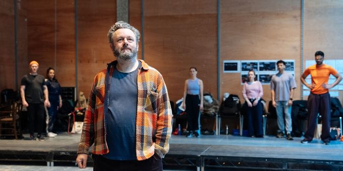Photos: Michael Sheen and More in Rehearsal For OUR TOWN Photos