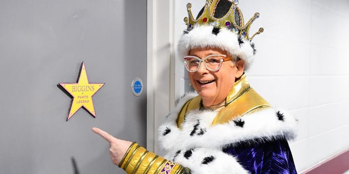 Photos: Behind the Scenes of ROBIN HOOD at Birmingham Hippodrome Photos