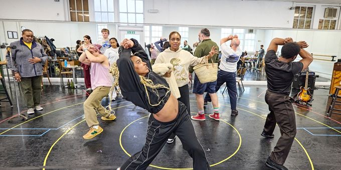 Photos: HADESTOWN New West End Cast in Rehearsal Photos