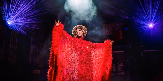 Photos: First Look at Johannes Radebe, Matt Cardle and the Cast of KINKY BOOTS Photos