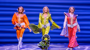 Photos: New Cast Joins MAMMA MIA! in London's West End
