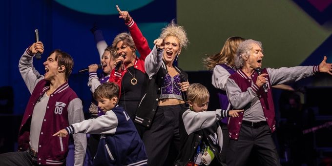 Photos: Sabrina Weckerlin Celebrates 20 Years Onstage With MEIN LEBEN FÜR DIE B Photos