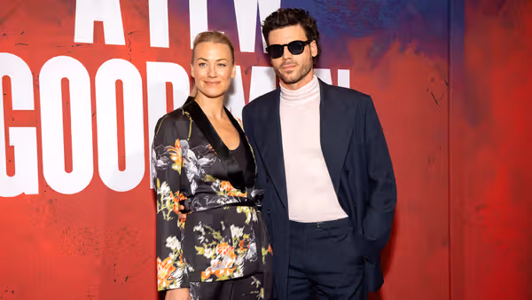 Photos: Stars Walk the Red Carpet on Opening Night of A FEW GOOD MEN Photo