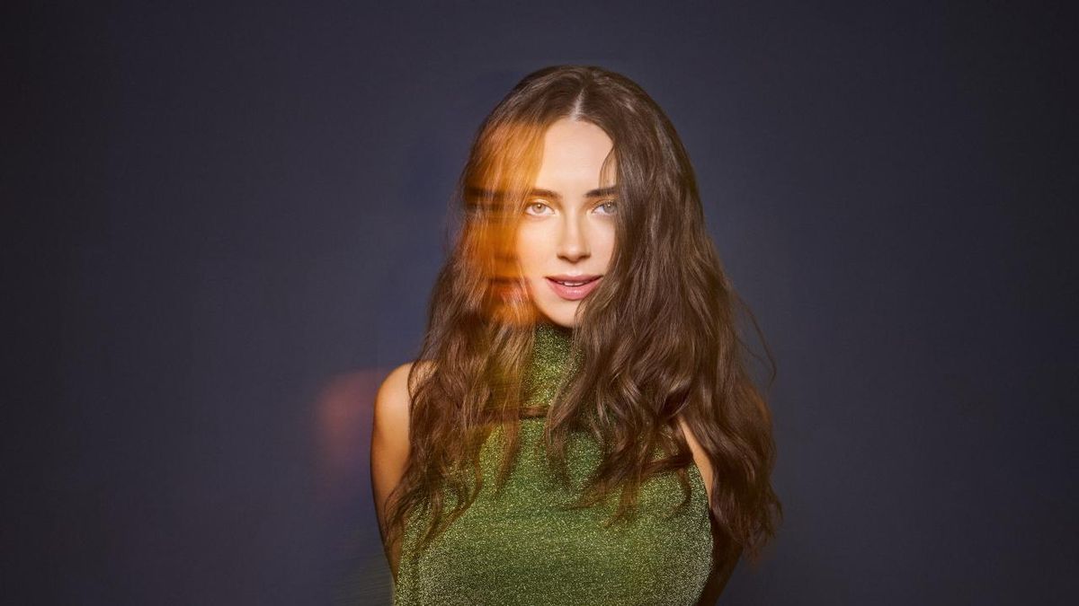 Photos: Alexa Joyce Releases Disco-Pop Single 'Sex On TV'