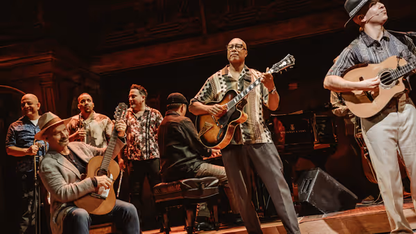 Photos: Yankees Legend Bernie Williams Joins BUENA VISTA SOCIAL CLUB on Broadway Photo