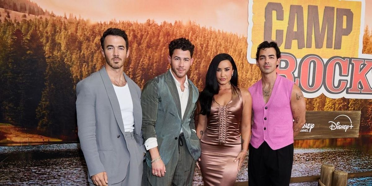 Photos: CAMP ROCK 3 World Premiere Draws Jonas Brothers, Demi Lovato