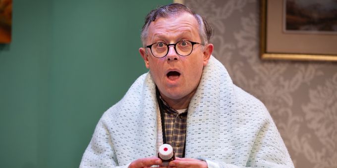 Photos: CASH ON DELIVERY at The Mill at Sonning Photos