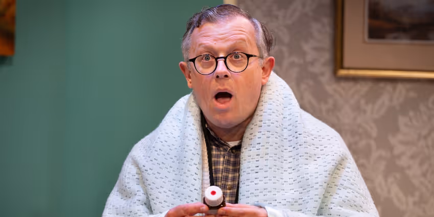 Photos: CASH ON DELIVERY at The Mill at Sonning Photo