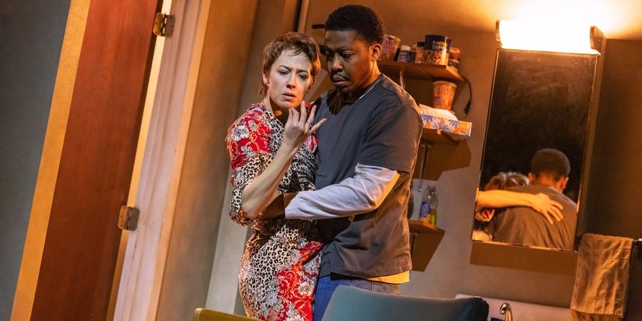 Wake Up With BroadwayWorld January 7, 2026- First Look At Carrie Coon and More In BUG On Broadway  Image