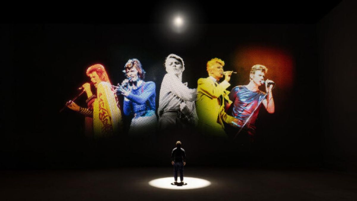 Photos: DAVID BOWIE: YOU'RE NOT ALONE to OPEN AT BRIGHTON DOME