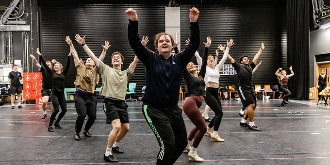 Photos: ELF THE MUSICAL Gears Up for Christmas at The Aldwych Theatre Photos