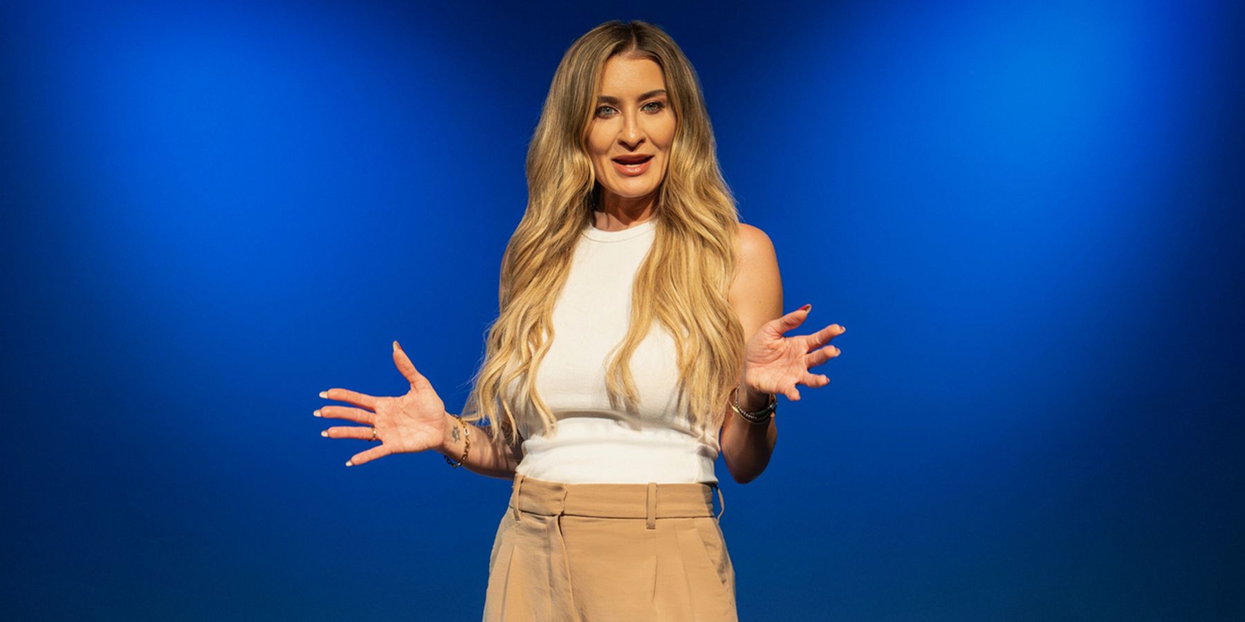 Photos: NICOLE TRAVOLTA IS DOING ALRIGHT At SoHo Playhouse