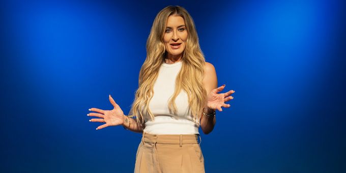 Photos: NICOLE TRAVOLTA IS DOING ALRIGHT At SoHo Playhouse Photos