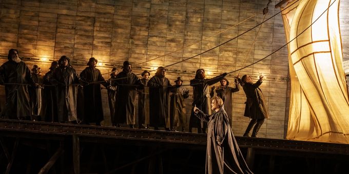 Photos: First Look at Chicago Lyric Opera's THE FLYING DUTCHMAN Photos