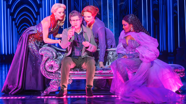 Photos: First Look at the DEATH BECOMES HER North American Tour Photo