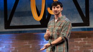 Photos: First Look at the St. Louis Premiere of Alex Edelman's JUST FOR US