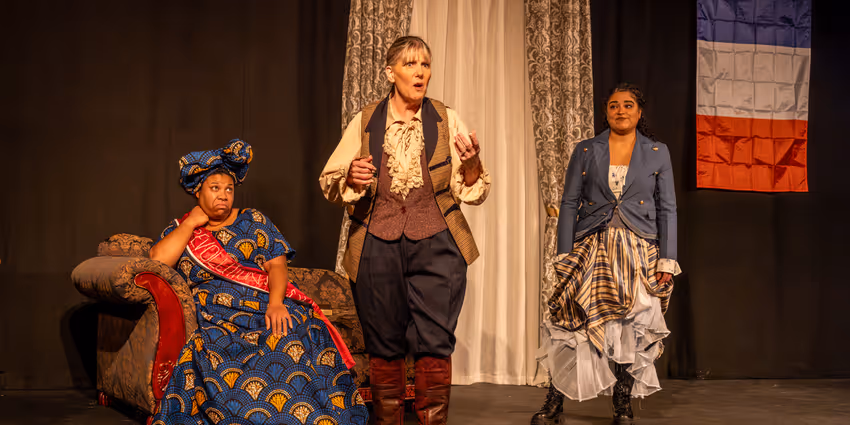 Photos: First look at Curtain Players’ THE REVOLUTIONISTS Photo