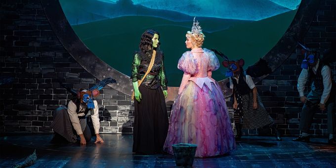 Photos: First Look at the Non-Replica Production of WICKED in Austria Photos