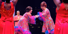 Photos: Ginger Minj Stars as Edna Turnblad in HAIRSPRAY at Broadway Sacramento